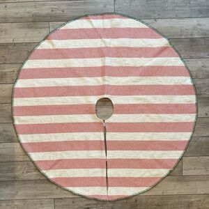 Wondershop Target | Red and White Christmas Tree Skirt